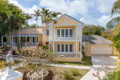 windswept-in-the-bahamas-new-providence-nassau-bahamas-ushombi-1