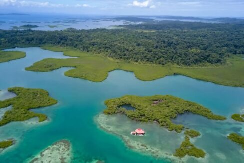 caribbean-over-the-water-house-jack-cay-bocas-del-toro-panama-ushombi-14