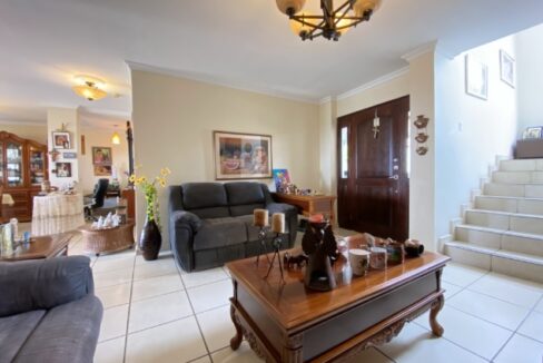 spacious-family-home-in-brisas-del-golf-panama-city-panama-ushombi-7