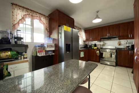 spacious-family-home-in-brisas-del-golf-panama-city-panama-ushombi-8