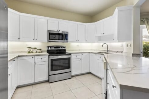 102-bayroc-condo-in-nassau-cable-beach-nassau-bahamas-ushombi-3