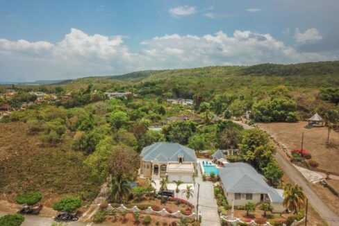 7-bedroom-stunning-villa-in-trelawny-cornwall-jamaica-ushombi-4