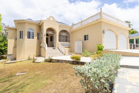 7-bedroom-stunning-villa-in-trelawny-cornwall-jamaica-ushombi-5