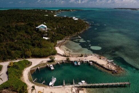 gone-bananas-in-lubbers-quarters-abaco-lubbers-quarters-bahamas-ushombi-15