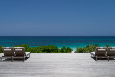 house-on-a-dune-harbour-island-eleuthera-bahamas-ushombi-6