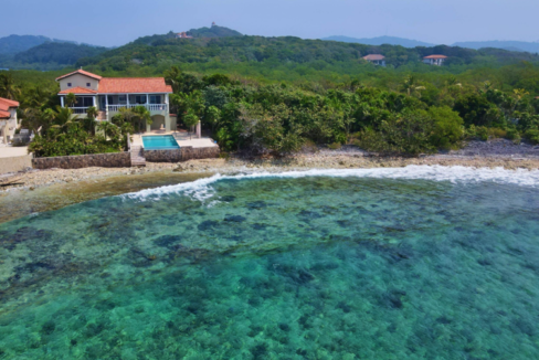 parrot-tree-plantation-3br-oceanfront-home-parrot-tree-roatan-honduras-ushombi-2