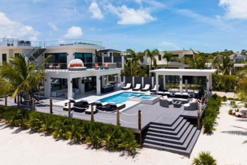 beachfront-exquisite-4br-horizon-villa-chalk-sound-turks-and-caicos-ushombi-1