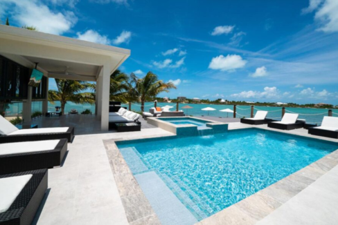 beachfront-exquisite-4br-horizon-villa-chalk-sound-turks-and-caicos-ushombi-11