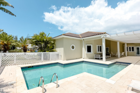 vienna-circle-south-sound-4br-home-grand-cayman-cayman-islands-ushombi-9