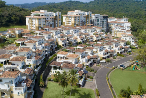 tucan-golf-community-4br-luxury-condo-panama-city-panama-ushombi-2