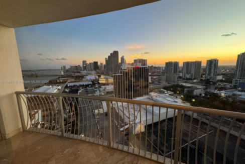 bay-view-opera-tower-miami-condo-2br-miami-florida-ushombi-2