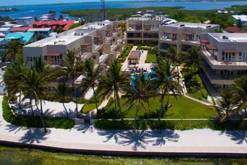 phoenix-resort-2br-beachfront-condo-san-pedro-ambergris-caye-belize-ushombi-2