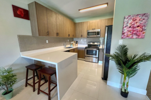 venetian-west-nassau-2br-charming-condo-nassau-bahamas-ushombi-6