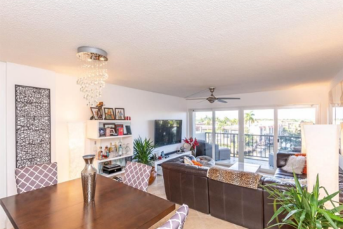 waterford-point-1br-canal-view-condo-pompano-beach-florida-ushombi-3