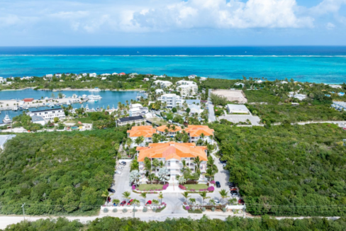 queen-angel-resort-renovated-1br-condo-turtle-cove-turks-and-caicos-ushombi-1