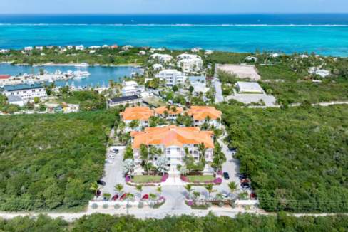 queen-angel-resort-renovated-1br-condo-turtle-cove-turks-and-caicos-ushombi-11