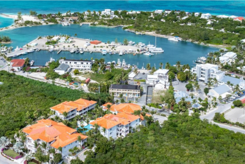 queen-angel-resort-renovated-1br-condo-turtle-cove-turks-and-caicos-ushombi-4