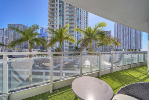 ivy-at-riverfront-2br-stylish-miami-condo-miami-florida-ushombi-7