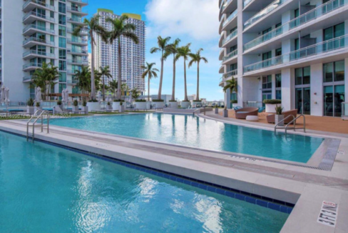 ivy-at-riverfront-2br-stylish-miami-condo-miami-florida-ushombi-8