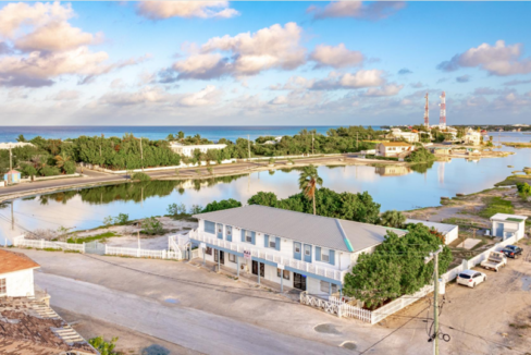 pelican-house-in-grand-turk-cockburn-town-turks-and-caicos-ushombi-1