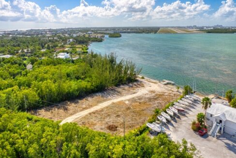 spinnaker-road-0-85-acre-waterfront-cayman-islands-ushombi-3