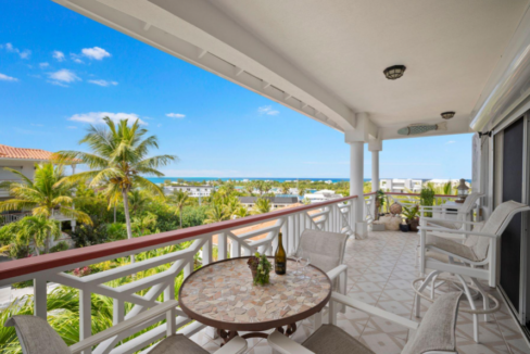 queen-angel-resort-1br-oceanview-condo-turtle-cove-turks-and-caicos-ushombi-3