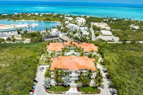 queen-angel-resort-1br-oceanview-condo-turtle-cove-turks-and-caicos-ushombi-9